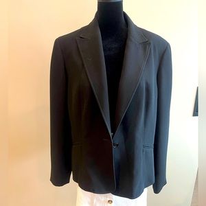 Jones Wear Black Blazer